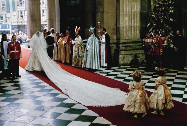Schönes Brautkleid von Diana